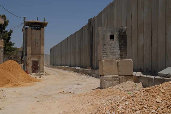 the wall at rachels tomb